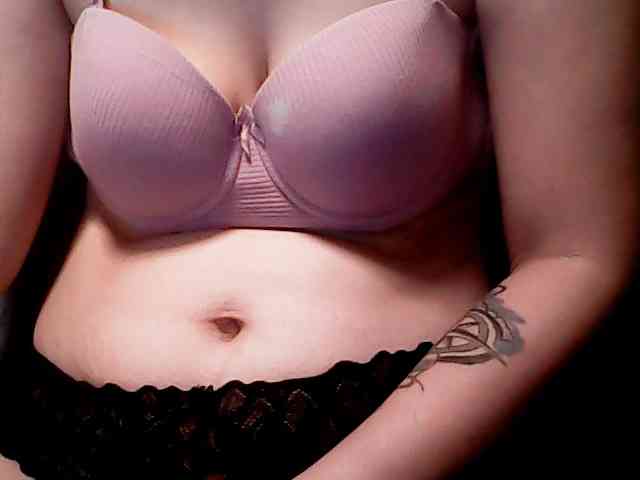 extremelymilkyboobs webcam