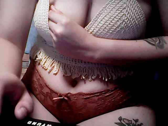 extremelymilkyboobs webcam