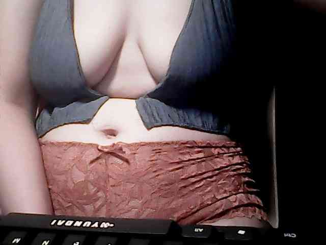 extremelymilkyboobs webcam