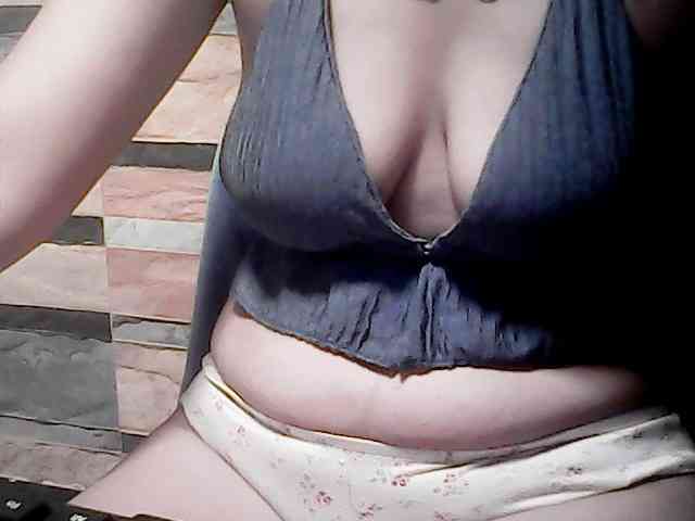 extremelymilkyboobs webcam