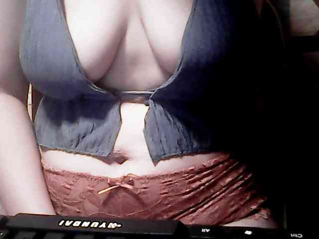 Model: extremelymilkyboobs