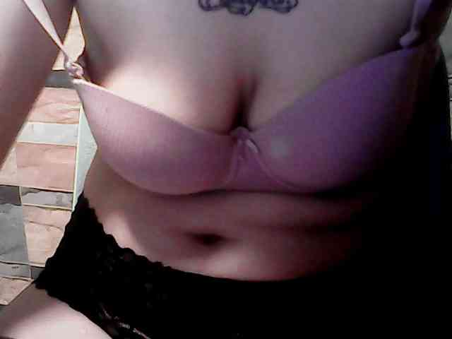extremelymilkyboobs webcam
