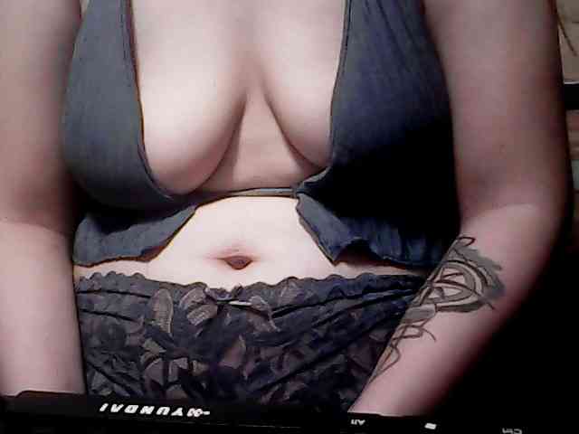 extremelymilkyboobs webcam
