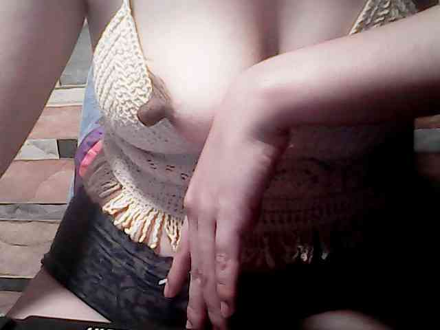モデル: extremelymilkyboobs
