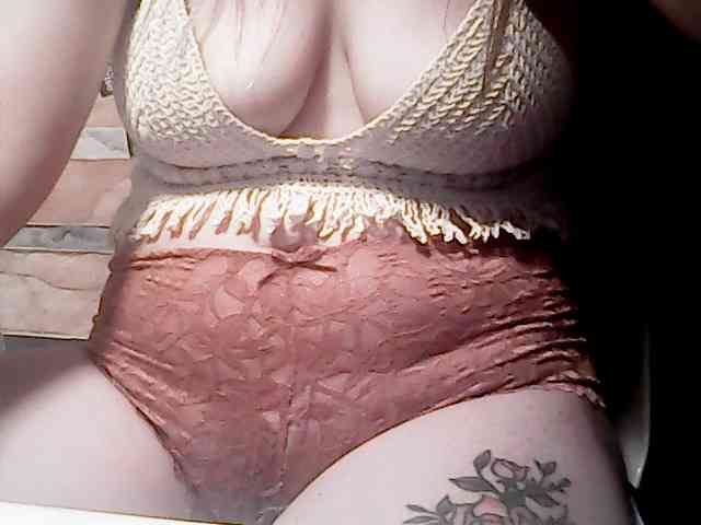 extremelymilkyboobs webcam