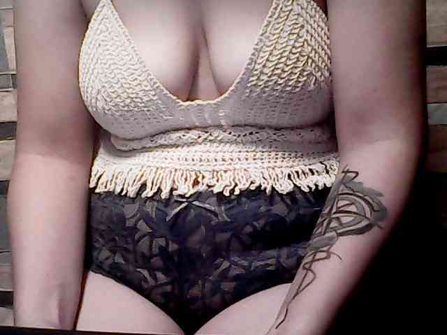 extremelymilkyboobs webcam