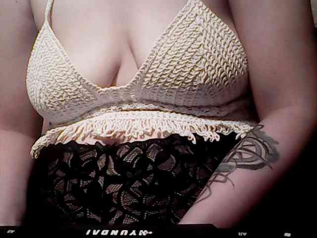 extremelymilkyboobs webcam