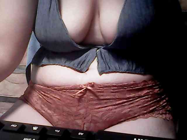 extremelymilkyboobs webcam