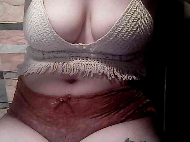 extremelymilkybo... Live Webcam on BongaCams