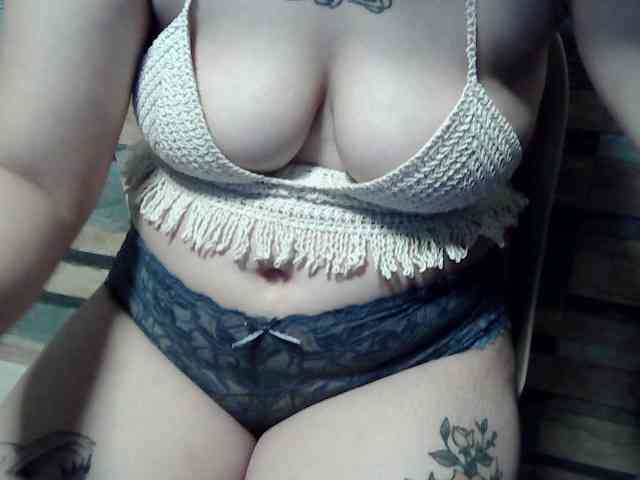 extremelymilkyboobs webcam