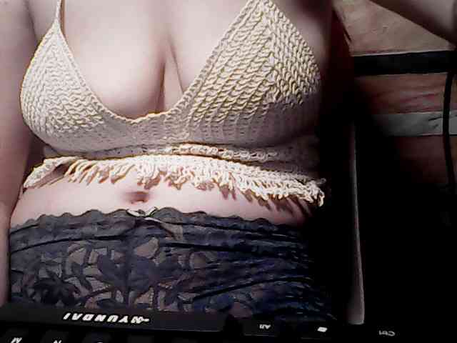 extremelymilkyboobs webcam