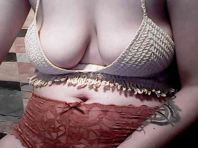 extremelymilkyboobs webcam