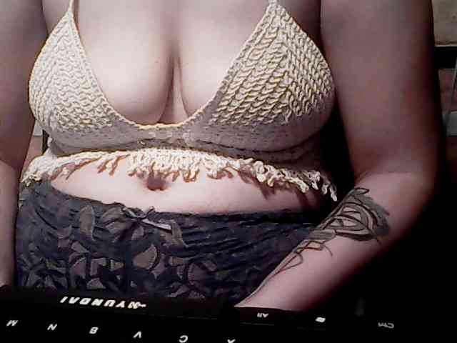 extremelymilkyboobs webcam