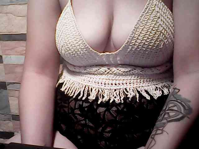 extremelymilkyboobs webcam