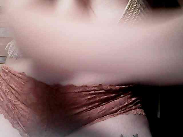 extremelymilkyboobs webcam