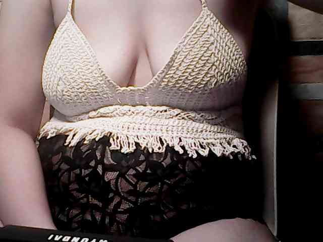 extremelymilkyboobs webcam