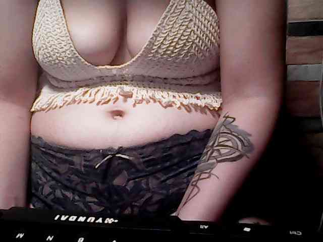 extremelymilkyboobs webcam