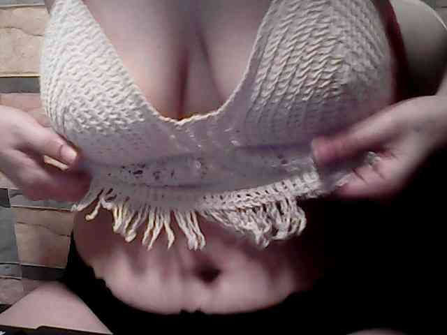 extremelymilkyboobs webcam