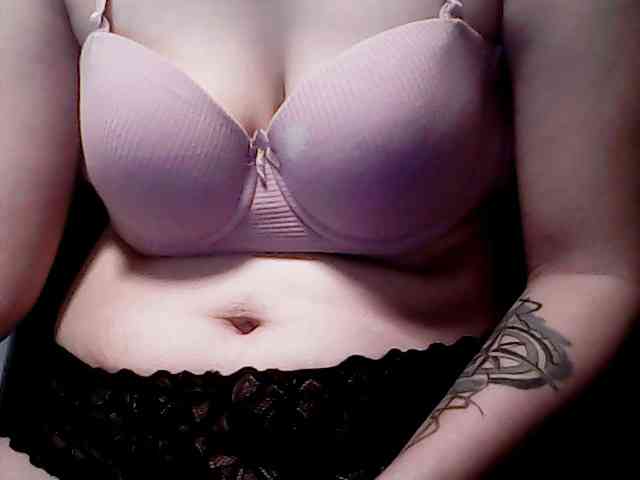 extremelymilkyboobs webcam