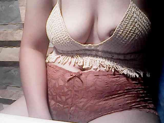 extremelymilkyboobs webcam