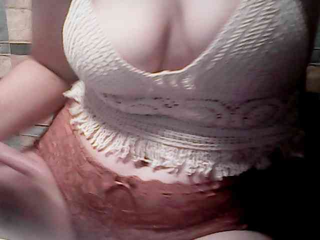 extremelymilkyboobs webcam