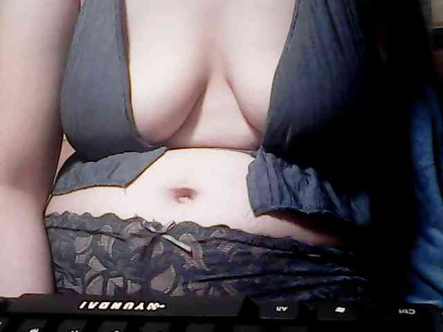 extremelymilkyboobs webcam