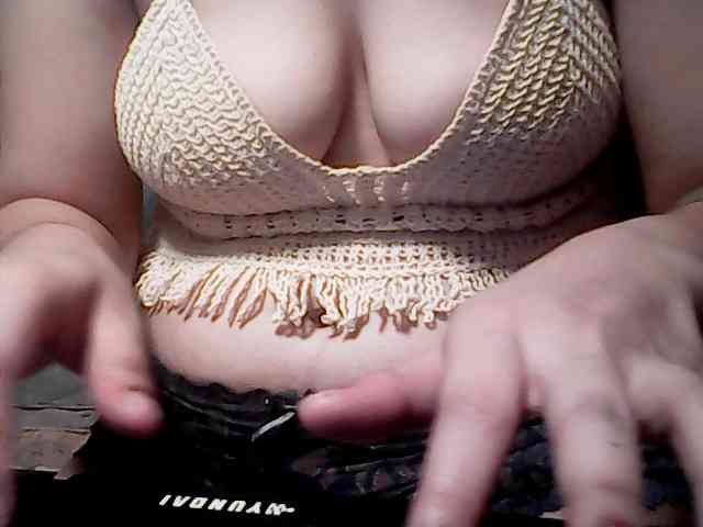 extremelymilkyboobs webcam