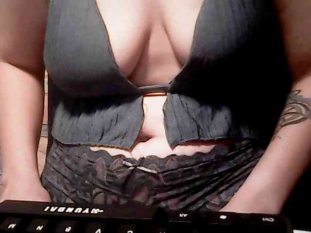 extremelymilkyboobs webcam