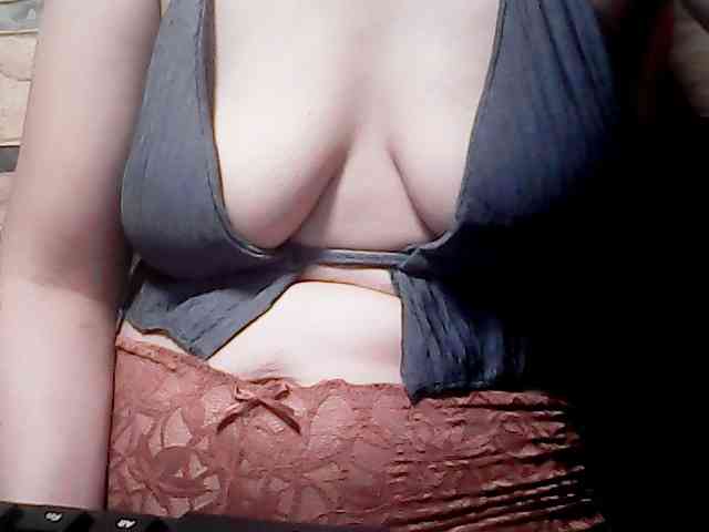 extremelymilkyboobs webcam
