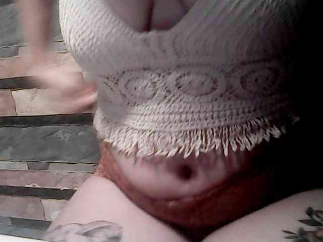extremelymilkyboobs webcam