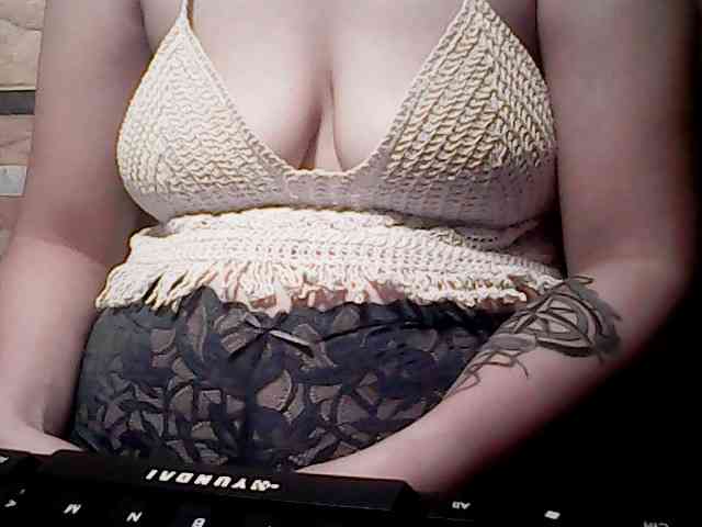 extremelymilkyboobs webcam