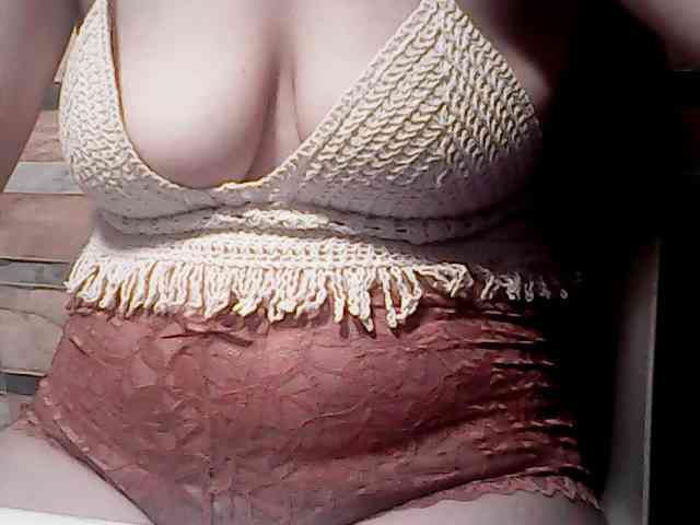extremelymilkyboobs webcam
