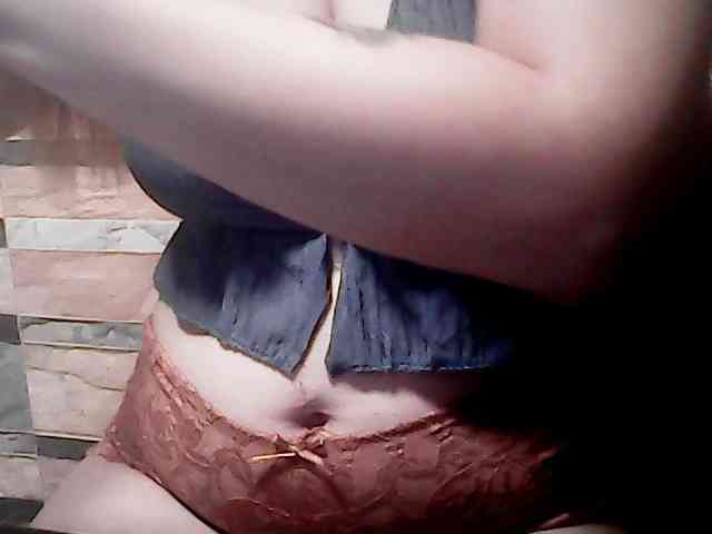 extremelymilkyboobs webcam