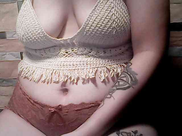 extremelymilkyboobs webcam