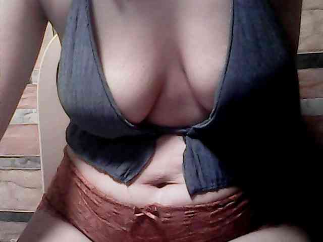 extremelymilkyboobs webcam