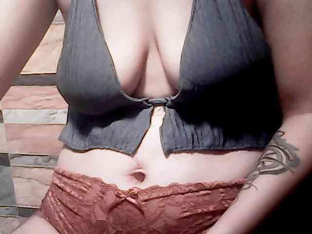 extremelymilkyboobs webcam