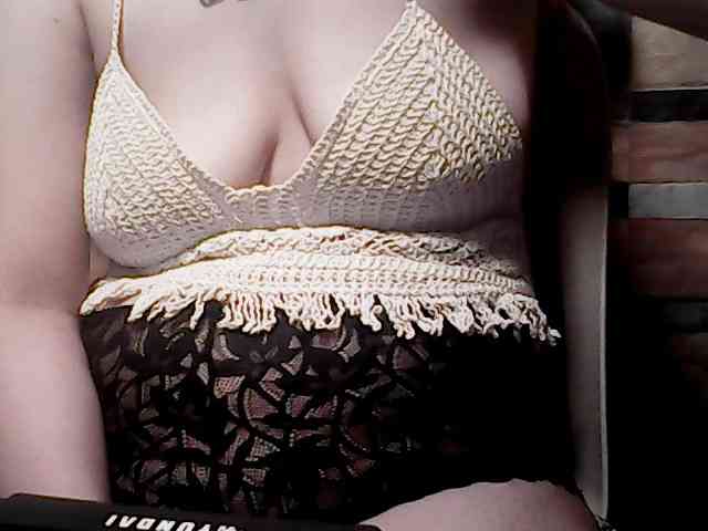 extremelymilkyboobs webcam