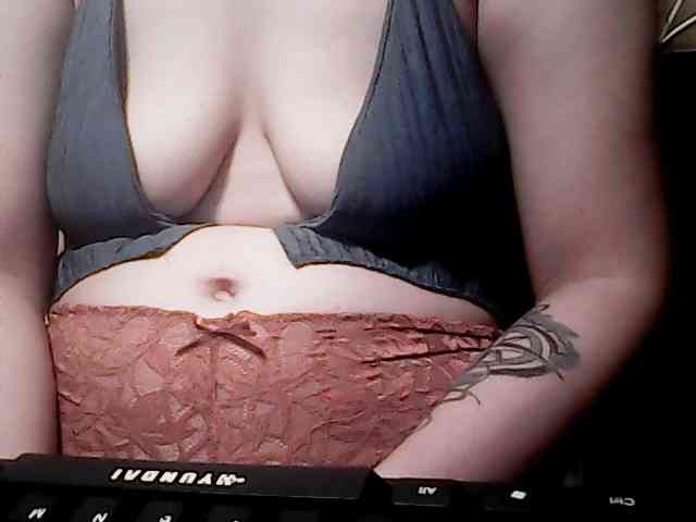 extremelymilkyboobs webcam