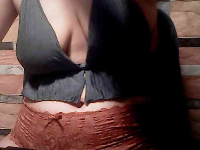 extremelymilkyboobs webcam