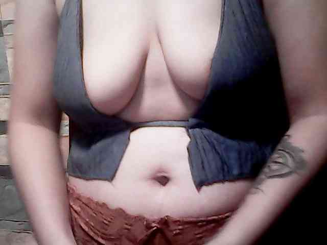 extremelymilkyboobs webcam