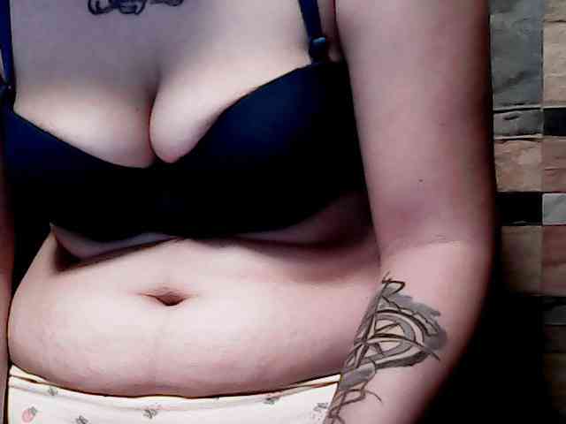 extremelymilkyboobs webcam