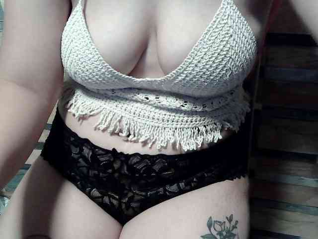 extremelymilkyboobs webcam