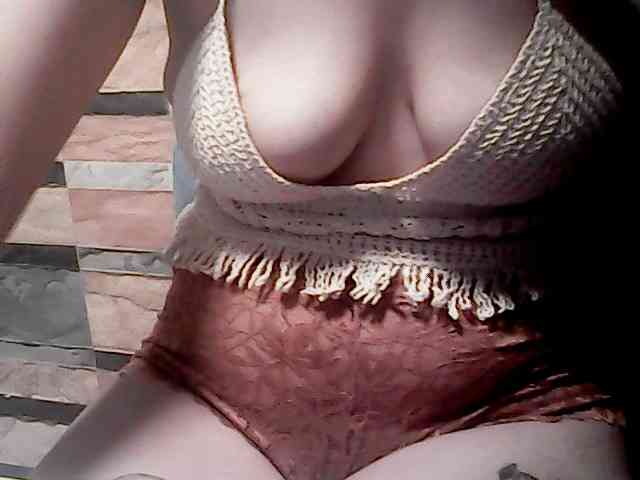 extremelymilkyboobs webcam