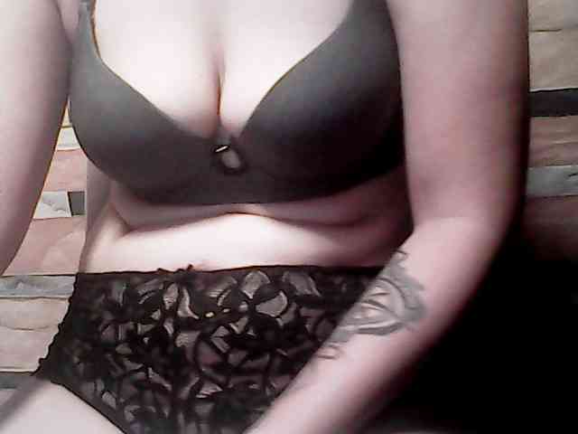 extremelymilkybo... Live Webcam on BongaCams