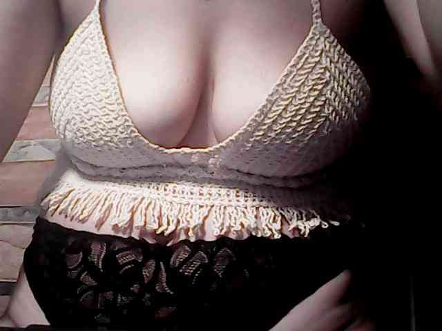 extremelymilkyboobs webcam