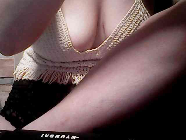 extremelymilkyboobs webcam