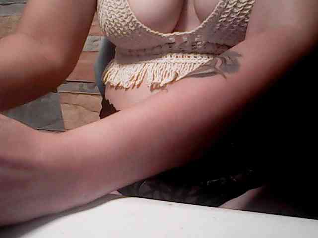 extremelymilkyboobs webcam