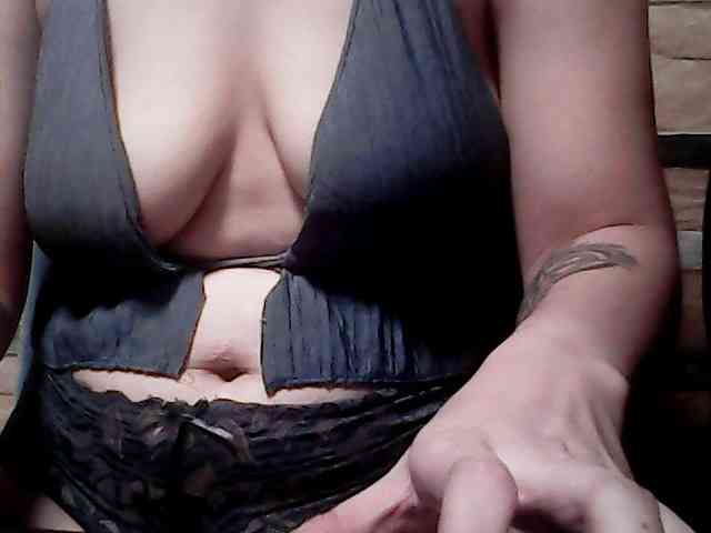 extremelymilkyboobs webcam