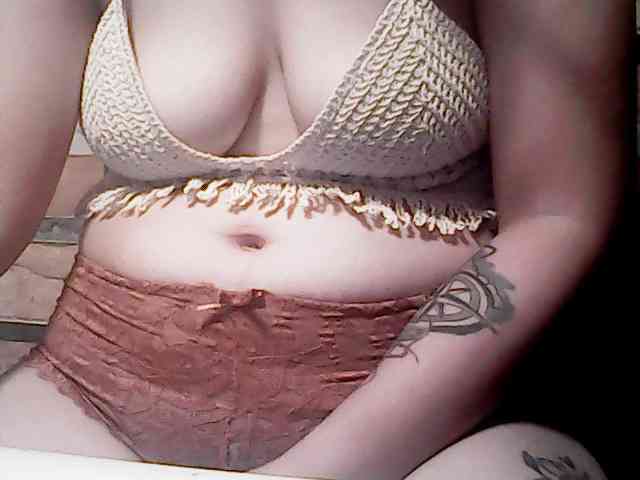 extremelymilkybo... Live Webcam on BongaCams