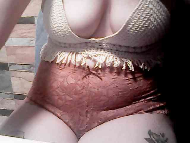 extremelymilkyboobs webcam